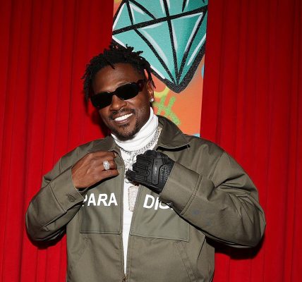 Antonio Brown Posts Mystery Woman Video After Dissing Son Mom Cydney Moreau