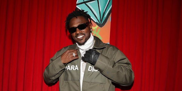 Antonio Brown Posts Mystery Woman Video After Dissing Son Mom Cydney Moreau