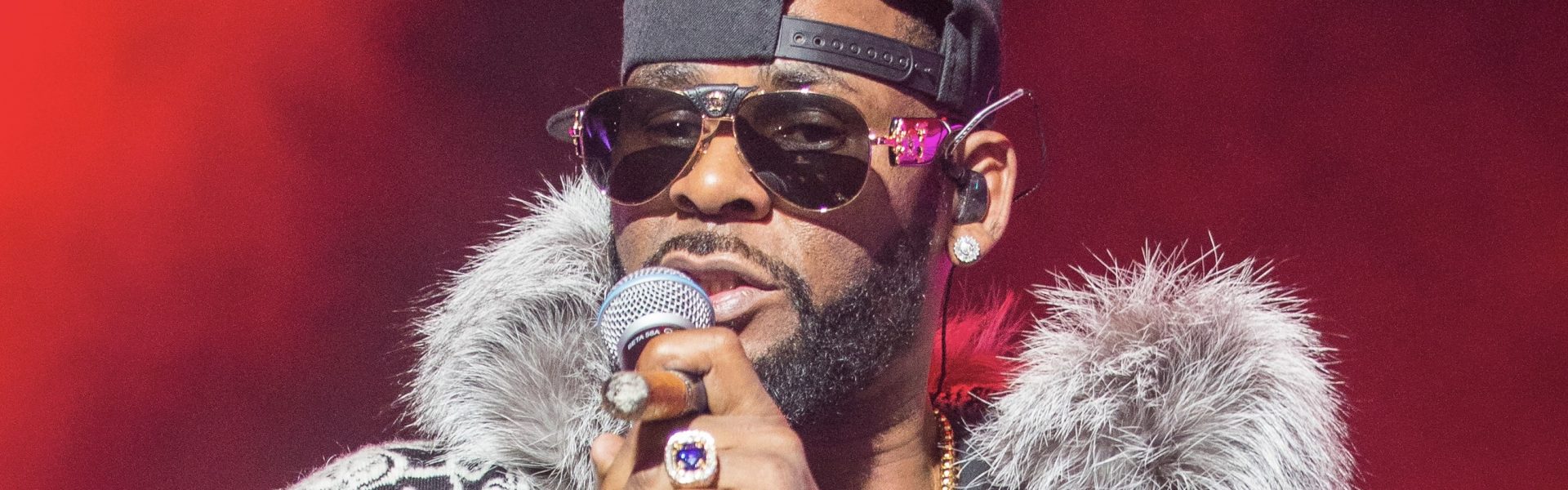 Hol' Up! Social Media Is In A Frenzy After R. Kelly Appears To Hop On The 'Residuals' Challenge With THESE Lyrics (LISTEN)