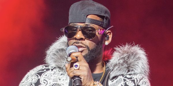Hol' Up! Social Media Is In A Frenzy After R. Kelly Appears To Hop On The 'Residuals' Challenge With THESE Lyrics (LISTEN)