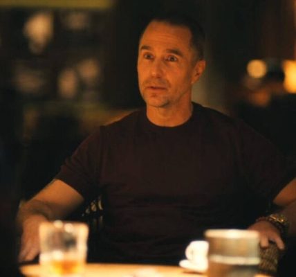 white lotus, sam rockwell