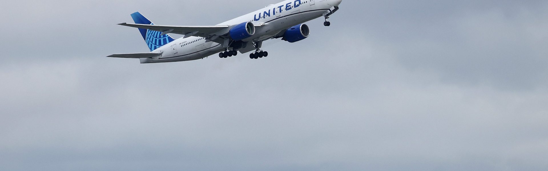 United Airlines Pilot Turns Plane Around For His Forgotten Passport Passengers Offered Credit China