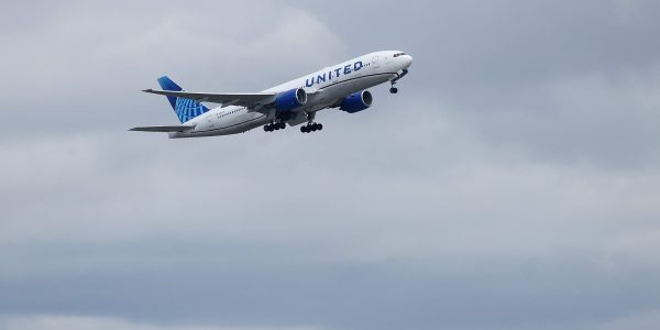 United Airlines Pilot Turns Plane Around For His Forgotten Passport Passengers Offered Credit China