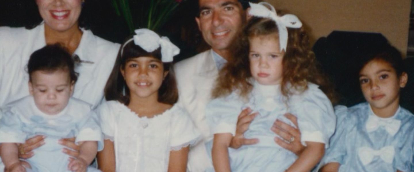 Kris Jenner shares throw back pic of Rob, Kourtney, Khloe and Kim with her and Rob Senior.