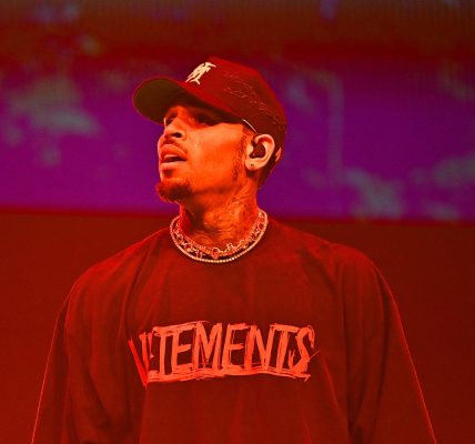 Chris Brown Shuts Down Breezy Bowl XX Red Bandanas Look