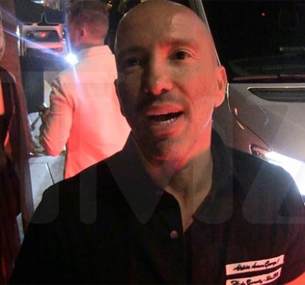 041225_jason_oppenheim-kal