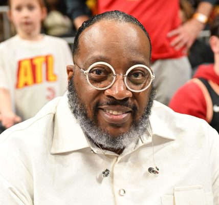 Marvin Sapp Teases New Song Close The Door Church Controversy 40K donation social media reactions