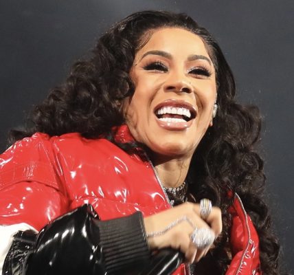 Whew! Photos Of Keyshia Cole In Denim Bikini 'Fit Is Breakin' NECKS Online