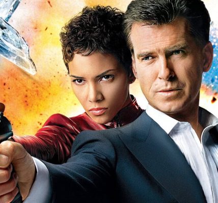 Halle Berry, Pierce Brosnan, Die Another Day