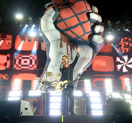 INDIO, CALIFORNIA - APRIL 19: (FOR EDITORIAL USE ONLY) (L-R) Tré Cool, Billie Joe Armstrong and Mike Dirnt of Green Day perform at the Coachella Stage during the 2025 Coachella Valley Music and Arts Festival on April 19, 2025 in Indio, California. (Photo by Kevin Mazur/Getty Images for Coachella)