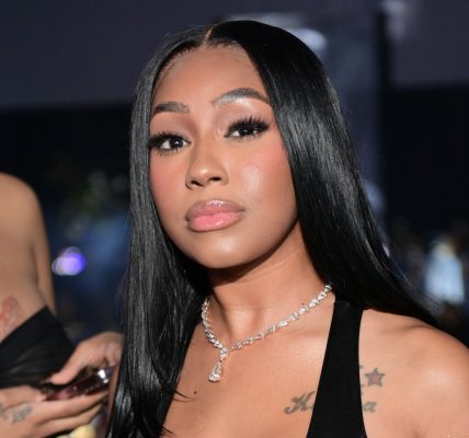 Hol' Up, Sis! Yung Miami Puzzles Fans & Sparks Pregnancy Chatter After Posting THIS (Photo)