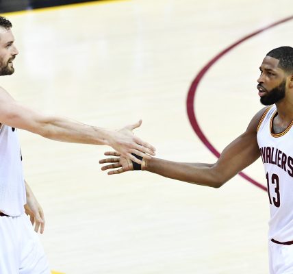 Prayers Up! Tristan Thompson Comforts Kevin Love In An Emotional Courtside Moment After His Father's Death (VIDEO)