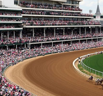 LOUISVILLE, KENTUCKY - MAY 02:  The field heads into the first turn during an undercard race ahead of the Kentucky Oaks at Churchill Downs on May 02, 2025 in Louisville, Kentucky. (Photo by Maddie Meyer/Getty Images)