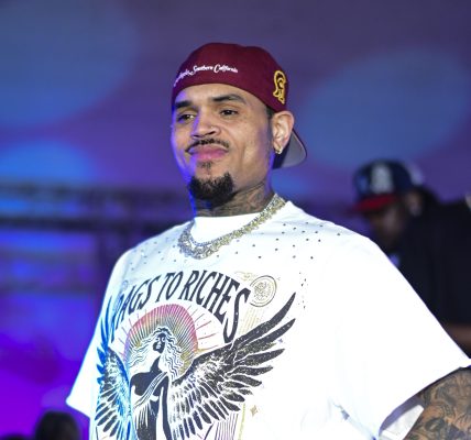 Chris Brown & His Dad Melt Fans Hearts With Rare Backstage Moment At 'Breezy Bowl' Tour