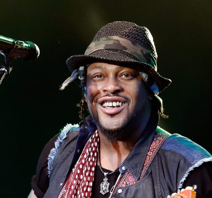 Prayers Up! R&B Legend D'Angelo Passes Away At Age 51 Angie Stone