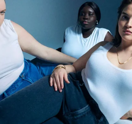 one of our trusted plus size retailers, Eloquii has just dropped their debut Eloquii Denim collection to help you find the plus size jeans your spring wardrobe has been looking for.
