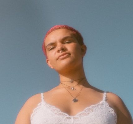 10 Tops That Make Your Waist Look Smaller Without Shapewear