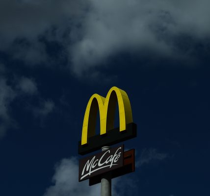 Michigan Police Identify Woman, Rumored To Be Casharra Brown, Recorded Throwing Hot Coffee At McDonald's Employee (VIDEO)