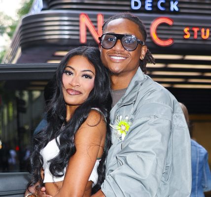 The Internet Thinks 'Love Island' Stars Clarke Carraway & Taylor Williams Are Expecting After Belly Moment