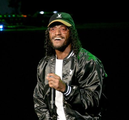 Social Media Pops OFF After Video Shows Lloyd Taking A Tumble At Recent Show