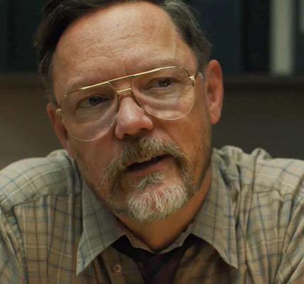 Matthew Lillard has a role in Mike Flanagan's adaptation of Stephen King's Carrie and says the eight-episode show is brilliant