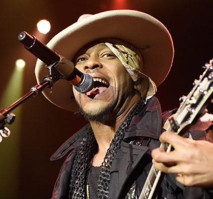 Rest In Peace! D'Angelo Laid To Rest As Stevie Wonder, Lauryn Hill & More Attend Recent Memorial Service