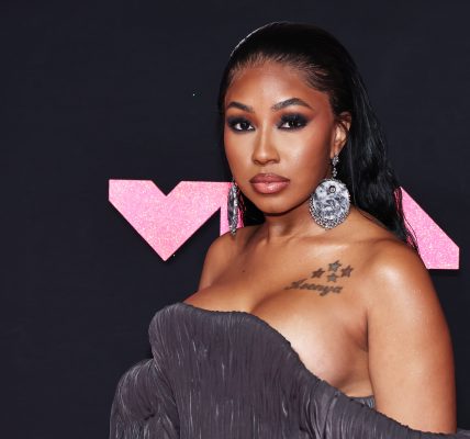 Get It From Her Mama! Yung Miami & Her Mom Bring The Heat As Fans Turn Heads (VIDEO)