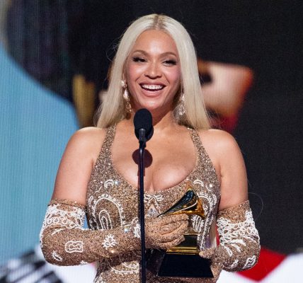 Beyoncé Is Officially A Billionaire