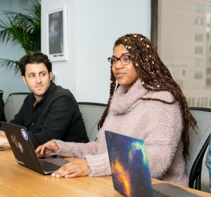 You Have Such a Pretty Face: How to Handle Backhanded Compliments in Professional Settings