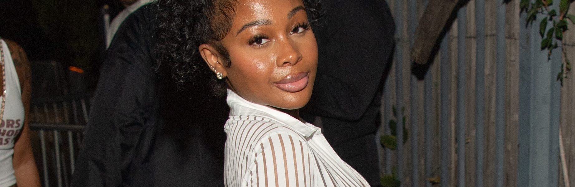 Jayda Cheaves Flexes Her Inflatable Ornament Tree & The TL Has Thoughts