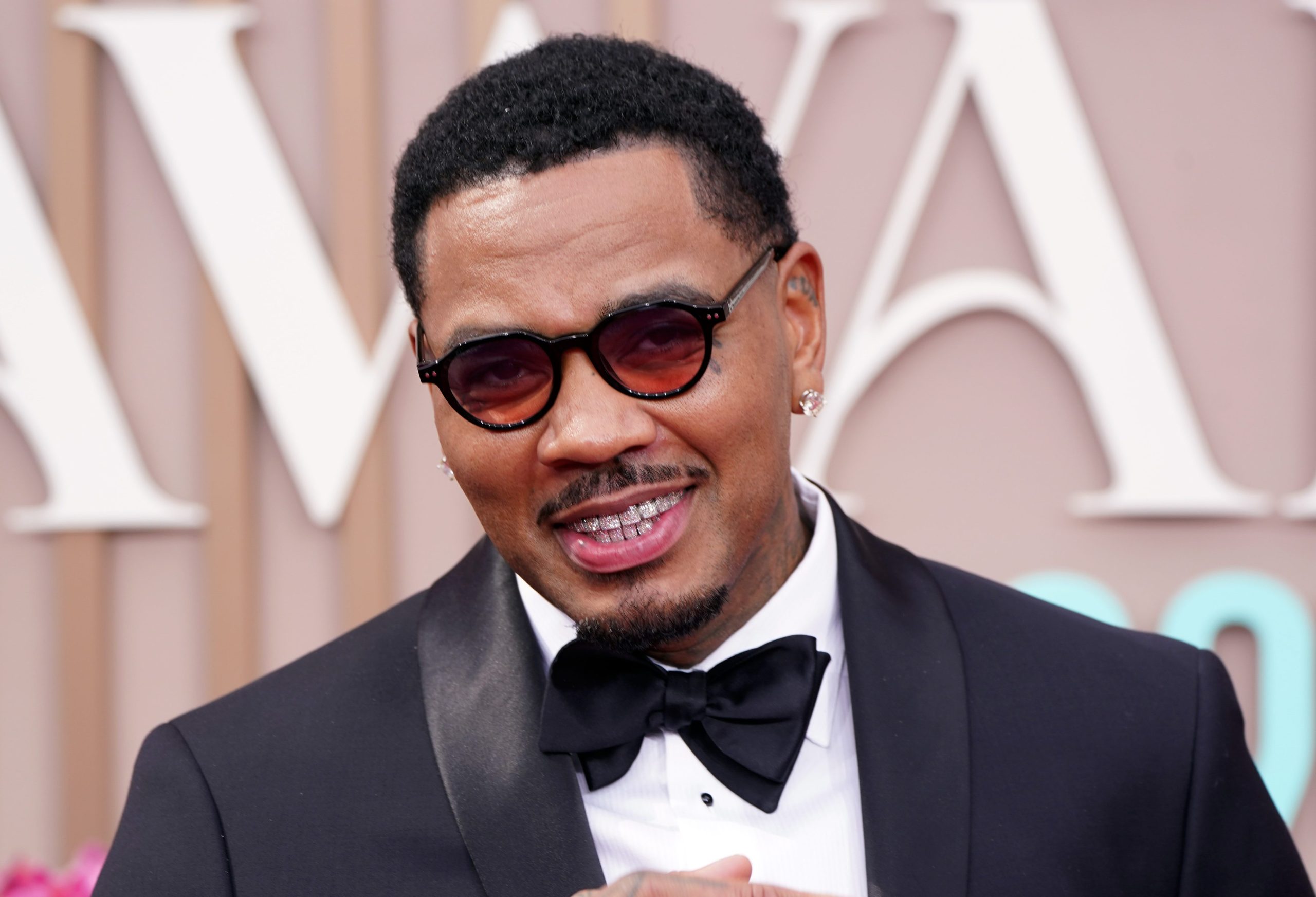 Kevin Gates Shows Off His NEW "Wife" After Being Dragged For Allegedly Juggling Four Different Women