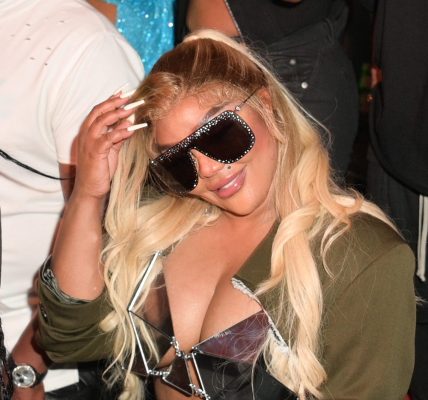 Lil Kim Makes Spicy Commentary Her Face Card Video Social Media Reactions