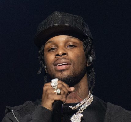 It’s Official! Toosii Reveals That He’s Committed To Syracuse University Following His New Football Offer (PHOTOS)