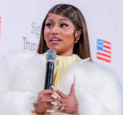 Nicki Minaj Brings Pink Vibes To The White House With Viral Beez In The Trap Challenge