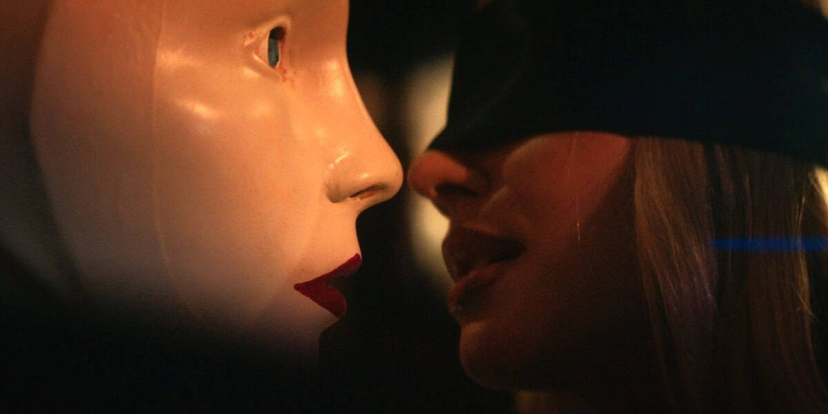 Eli Roth's The Horror Section has acquired distribution rights to the sexy slasher Stiletto, starring Gigi Gustin