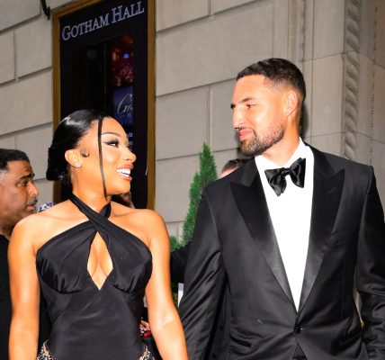 FMegan Thee Stallion Klay Thompson Reaction 36th Birthday Bash Bone Thugs-N-Harmony videos