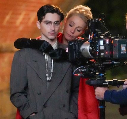NEW YORK, NY - OCTOBER 16: Gwyneth Paltrow and Timothee Chalamet on the set of "Marty Supreme" on October 16, 2024 in New York City.  (Photo by XNY/Star Max/GC Images)