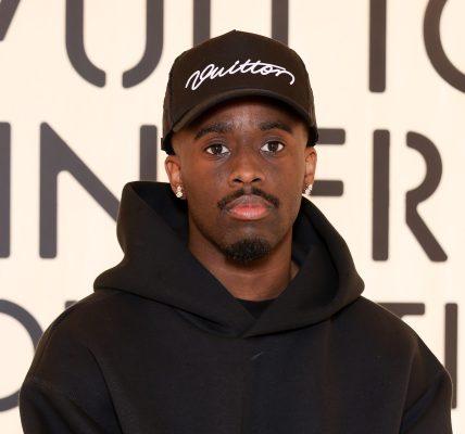 Kai Cenat Reveals ‘Hate Wall’ That Motivates Him While Building Clothing Brand Vivet (WATCH)