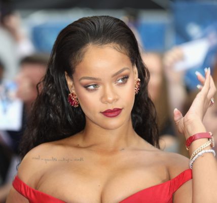 Rihanna attends the "Valerian And The City Of A Thousand Planets" European Premiere at Cineworld Leicester Square on July 24, 2017 in London, England.