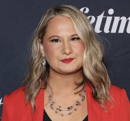 Oop! Gypsy Rose Jokes About Ken Urker Pissing Her Off — TikTok User Tells Her Not To Unalive Him & She Reacts (VIDEO)