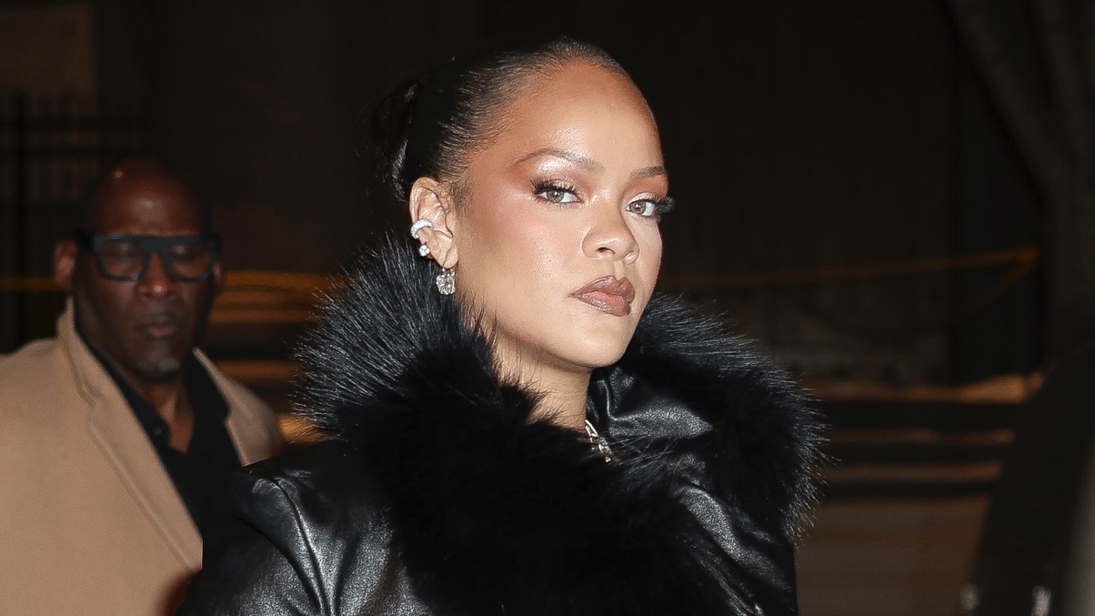 UPDATE: Details Of What Rihanna Told Police Following Shooting At Her Los Angeles Home Are Reportedly Revealed