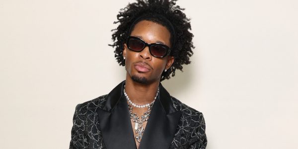 Social Media Sounds OFF After Resurfaced Clip Shows D4vd’s Reaction Shift While Meeting Female Fan