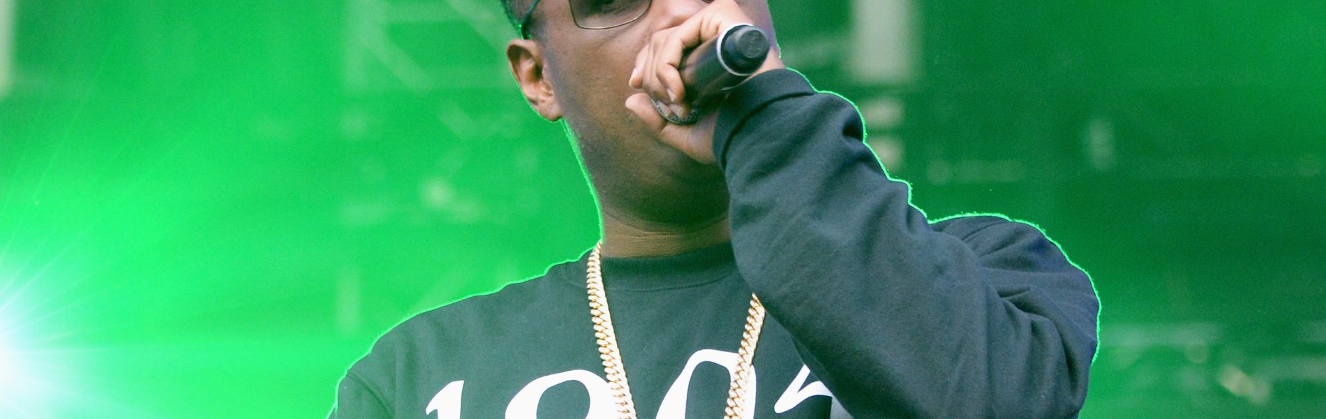 Jay Electronica Jumps Into Crowd & Confronts Fans For Booing Him At L.A. Show: "They P*ssy!"
