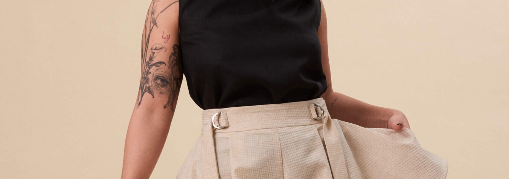 spring 2026 you will know me shorts in textured beige 4 scaled e1776977941464