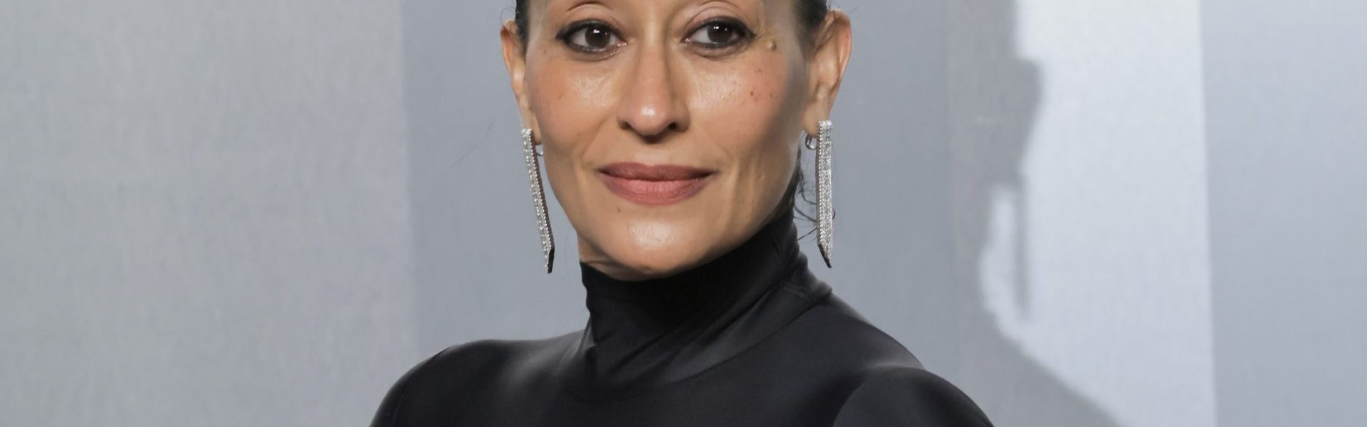 Been Tea! Tracee Ellis Ross Has Fans Saying She's Snatched And Serving In Latest Video (WATCH)