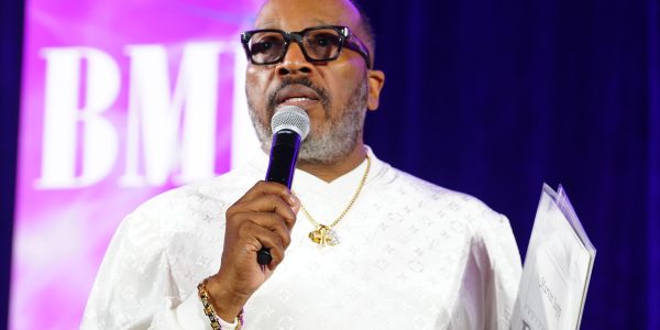 Oop! Marvin Sapp's Wife Says The Church Did Not Fund Their Lavish Wedding Or Her Helicopter Arrival La'Boris Cole