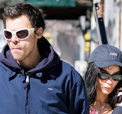Since When?! Internet Users Are Reacting To Zoë Kravitz & Harry Styles Getting Engaged