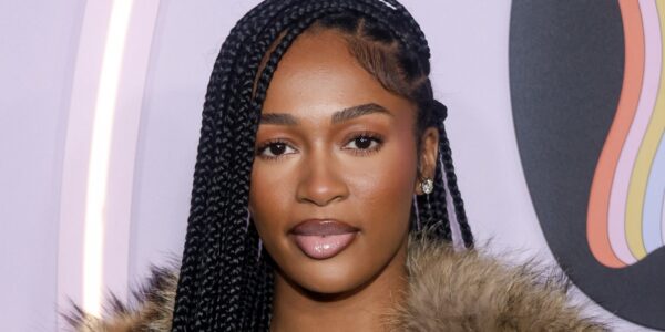Social Media Reacts After Dess Dior Shuts Down Rumors About Getting Work Done Amid New Posts (VIDEOS