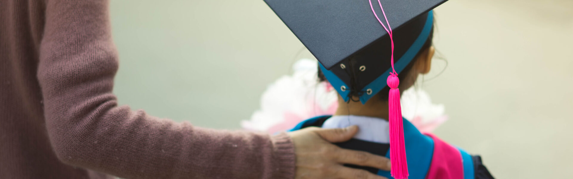 ABCs & Altercations! Ohio Kindergarten Graduation Turns Chaotic as Brawl Leaves 1 Hospitalized, 1 Arrested (VIDEO) Jessica Anderson