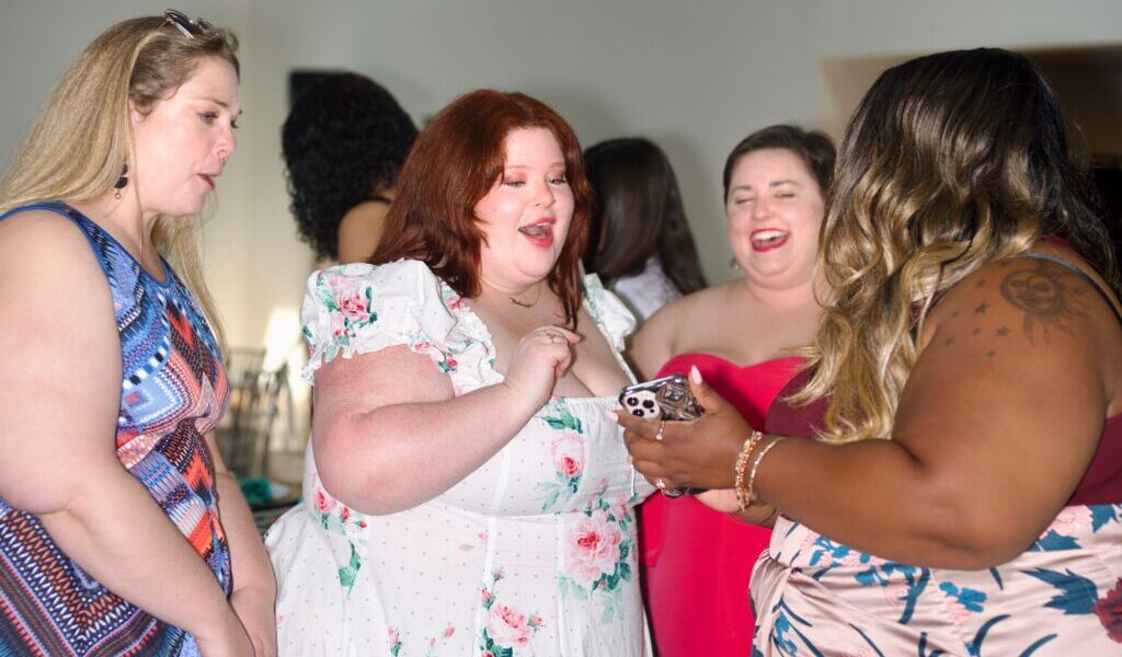 the curvy pop up in LA, Ca plus size fashion market